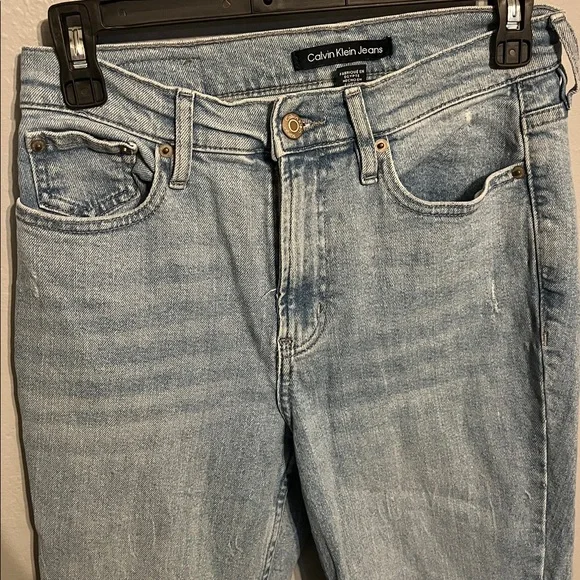 Calvin Klein Women's Straight Leg Jeans in Light Blue - Picture 4 of 7